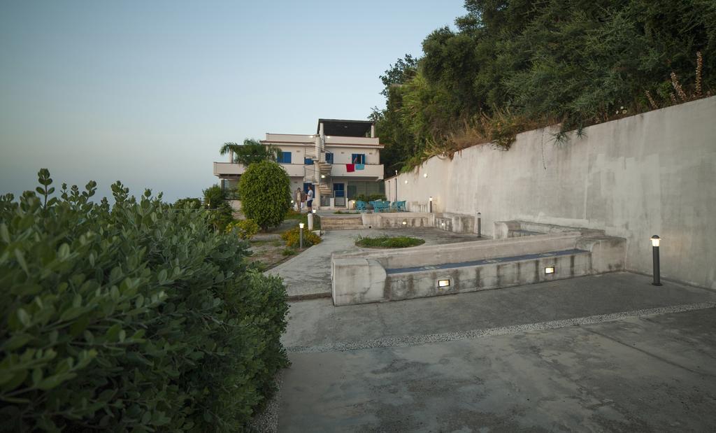 Magico Appartamenti Scafa - Marina Capo dʼOrlando المظهر الخارجي الصورة